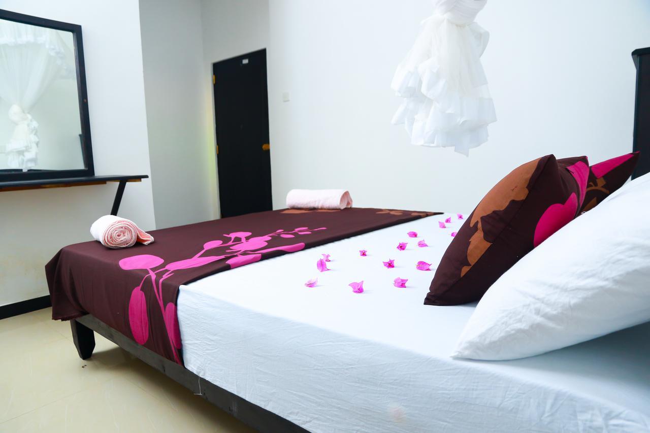 Anila Beach Inn Tangalle Eksteriør billede
