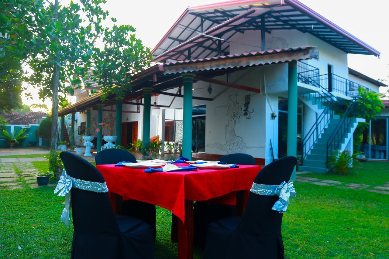 Anila Beach Inn Tangalle Eksteriør billede